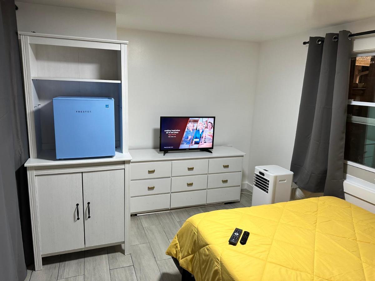 Serene Full Bed With 50 Inch Smart Tv, Netflix, Airplay, Mini-Fridge, And 500 Mbps Wifi Near Fiu, Dolphin Mall, Airport Miami Exteriör bild